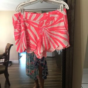 Lilly Pulitzer Dahlia Shorts with pockets!!!